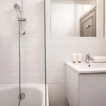 Eiffel Tower - Premium Family Flat With Lift Apartment *