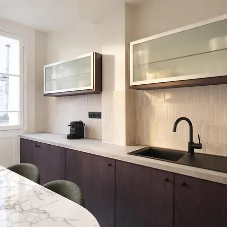 Eiffel Tower - Premium Family Flat With Lift Apartment Paris