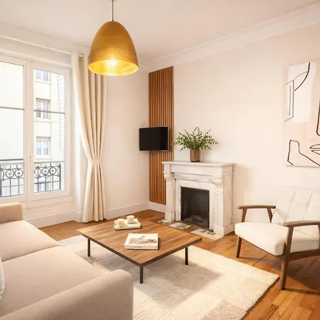 Eiffel Tower - Premium Family Flat With Lift Apartment *